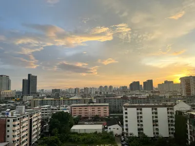 Condo 1 chambre à vendre près de la station MRT Bang Kapi, photo 2 sur 5