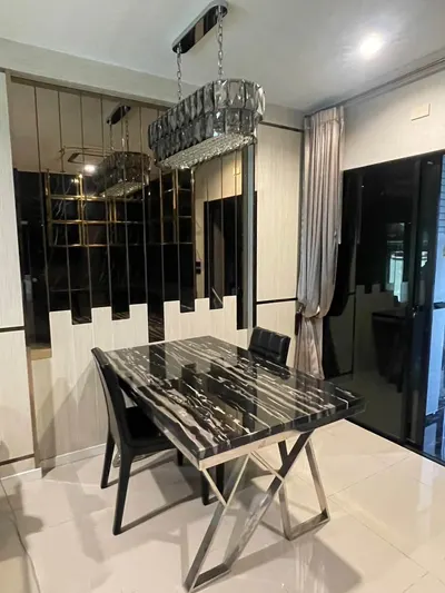 2-bed townhouse for sale near MRT Khu Bon, photo 2 of 5
