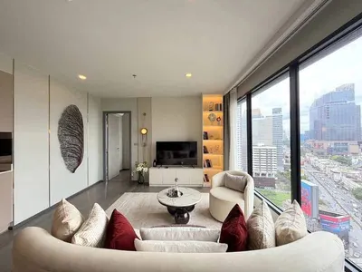 3-bed condo for rent near MRT Khlong Toei, photo 2 of 5