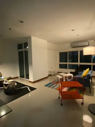 Property for rent near ARL Makkasan, photo 1 of 5