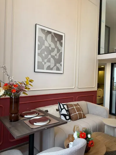 SOHO Bangkok Ratchadaの2ベッドルームコンドミニアム（賃貸）、写真2/5