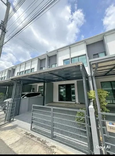 3-bed townhouse for rent near ARL Ban Thap Chang, photo 1 of 5
