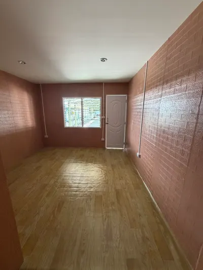 Appartement 1 chambre à louer près de la station BTS Udom Suk, photo 1 sur 2