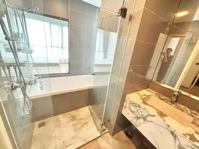 2-bed condo for rent near BTS Chit Lom, photo 3 of 5