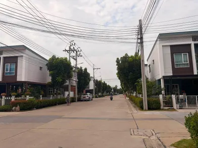 3-bed townhouse for rent near BTS Saphan Mai, photo 3 of 5