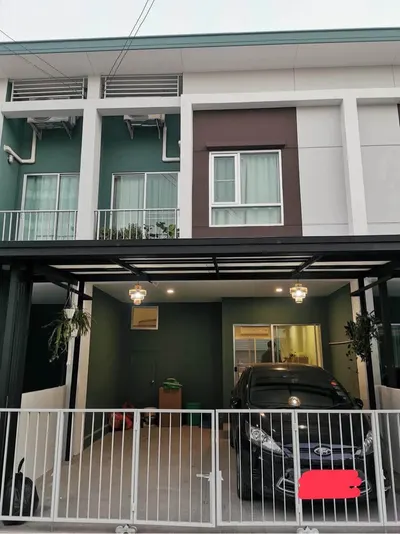 3-bed townhouse for rent near BTS Saphan Mai, photo 1 of 5