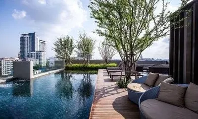 1-bed condo for rent near BTS Phra Khanong, photo 2 of 5