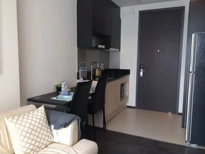 Condo 1 chambre à louer à The Edge Sukhumvit 23, photo 3 sur 5