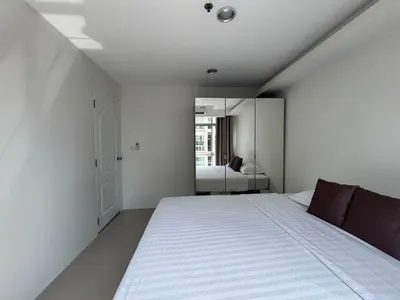 2-bed condo for rent near BTS Phrom Phong, photo 2 of 5
