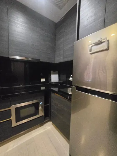 2-bed condo for rent at Noble Ploenchit, photo 4 of 5
