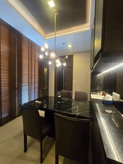 2-bed condo for rent at Noble Ploenchit, photo 3 of 5