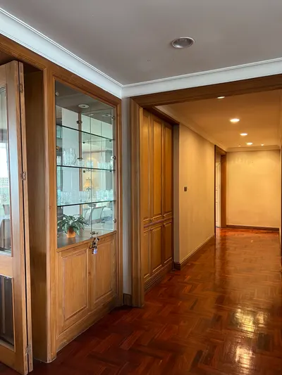 Condo 6 chambres à vendre près de la station MRT Phahon Yothin, photo 1 sur 5