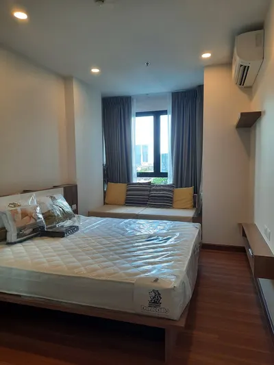 1-bed condo for rent at Supalai Premier Charoen Nakhon, photo 4 of 10