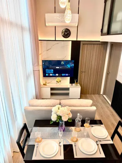 Condo 2 chambres à louer près de la station MRT Khlong Toei, photo 2 sur 5