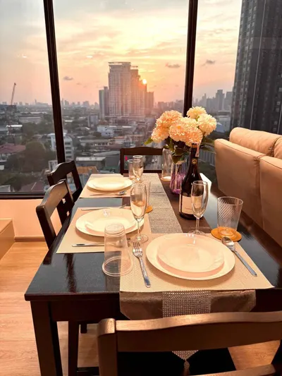 Condo 2 chambres à louer près de la station MRT Khlong Toei, photo 4 sur 5