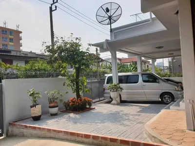 Maison 3 chambres à louer près de la station MRT Huai Khwang, photo 4 sur 5