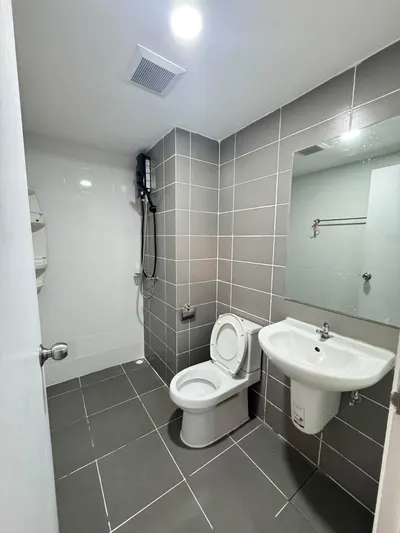Studio condo for rent near BTS Samrong, photo 3 of 5
