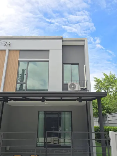 Pleno Sukhumvit-Bangna 2的3房联排别墅出租，第1张，共5张