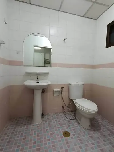 3-bed townhouse for sale near ARL Makkasan, photo 4 of 5