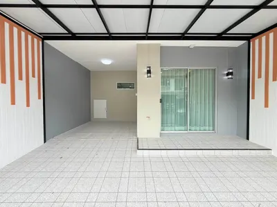 3-bed townhouse for sale in Khlong Sam Wa, photo 4 of 4