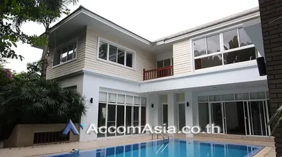 4-bed house for rent near BTS Thong Lo, photo 1 of 5