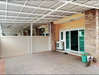 ให้เช่าทาวน์เฮาส์ 4 ห้องนอน ใกล้ MRT ลาดพร้าว 101 รูปที่ 2 จาก 5