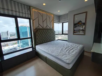 2-bed condo for rent near BTS Phra Khanong, photo 1 of 5