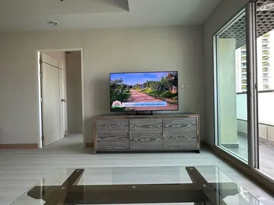 2-bed condo for rent near BTS Saint Louis, photo 2 of 5