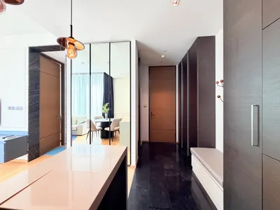 2-bed condo for rent at 28 Chidlom, photo 2 of 4