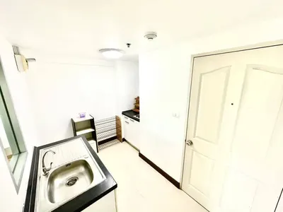 1-bed condo for rent near BTS Punnawithi, photo 2 of 5