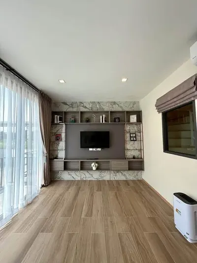 ให้เช่าทาวน์เฮาส์ 3 ห้องนอน ใกล้ ARL บ้านทับช้าง รูปที่ 2 จาก 5