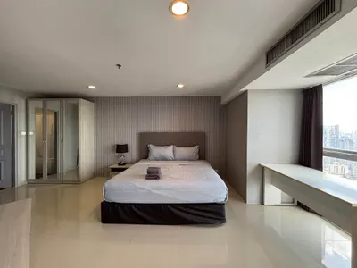 2-bed condo for rent at Waterford Diamond Tower, photo 2 of 5