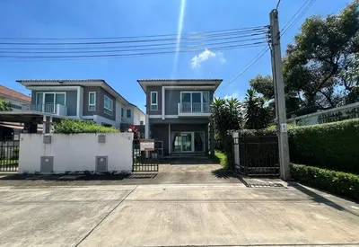 Maison 3 chambres à vendre près de la station MRT Min Buri, photo 1 sur 5