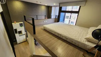 Condo à louer à Chewathai Residence Asoke, photo 8 sur 10