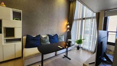 Condo à louer à Chewathai Residence Asoke, photo 7 sur 10