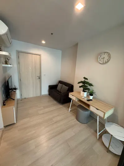 1-bed condo for rent at Life One Wireless, photo 8 of 10