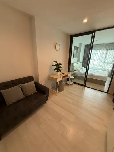 1-bed condo for rent at Life One Wireless, photo 9 of 10