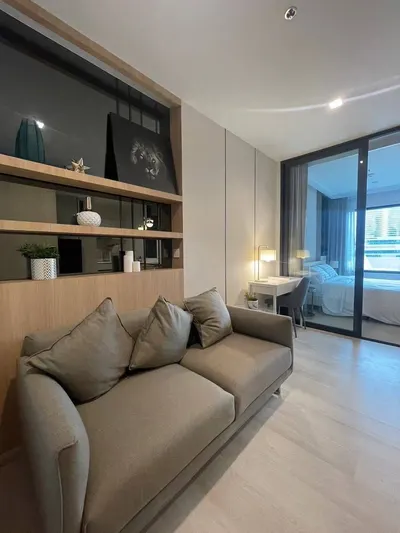 1-bed condo for rent at Life One Wireless, photo 2 of 10