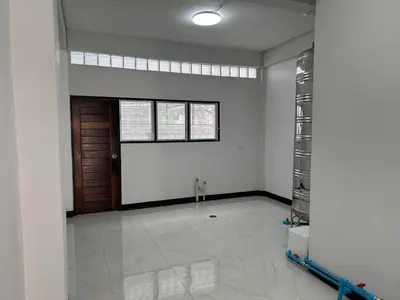 MRT 素铁讪站附近的4房独栋住宅出租，第3张，共5张