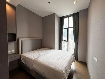 Condo 2 chambres à vendre près de la station BTS Surasak, photo 4 sur 5