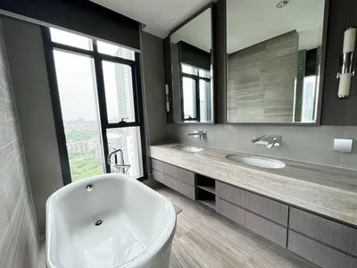Condo 2 chambres à vendre près de la station BTS Surasak, photo 2 sur 5