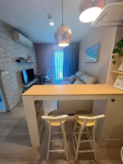 Condo 2 chambres à vendre près de la station MRT Huai Khwang, photo 4 sur 5