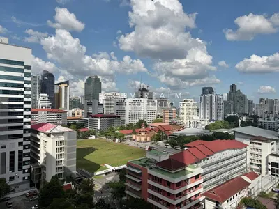 3-bed apartment for rent near BTS Asok, photo 3 of 5