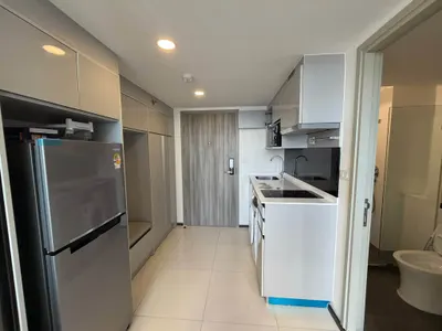 1-bed condo for rent near MRT Phra Ram 9, photo 4 of 5