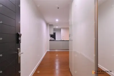 Condo 2 chambres à louer à Belle Grand Rama 9, photo 2 sur 5