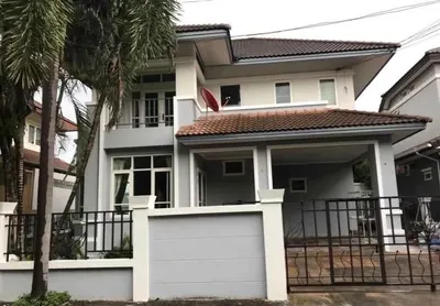 Baan Fah Green Park Timeの3ベッドルーム一戸建て（賃貸）、写真1/5