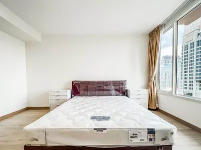 2-bed condo for rent at The Empire Place Sathon, photo 4 of 5
