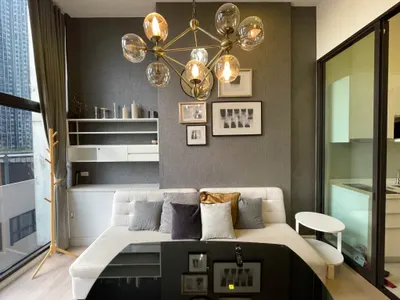 Chewathai Residence Asokeの1ベッドルームコンドミニアム（賃貸）、写真3/5