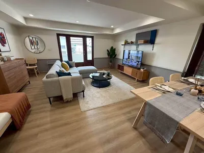 2-bed condo for rent near MRT Sam Yot, photo 3 of 5