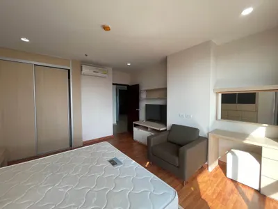 1-bed condo for rent near BTS Ratchadamri, photo 4 of 5